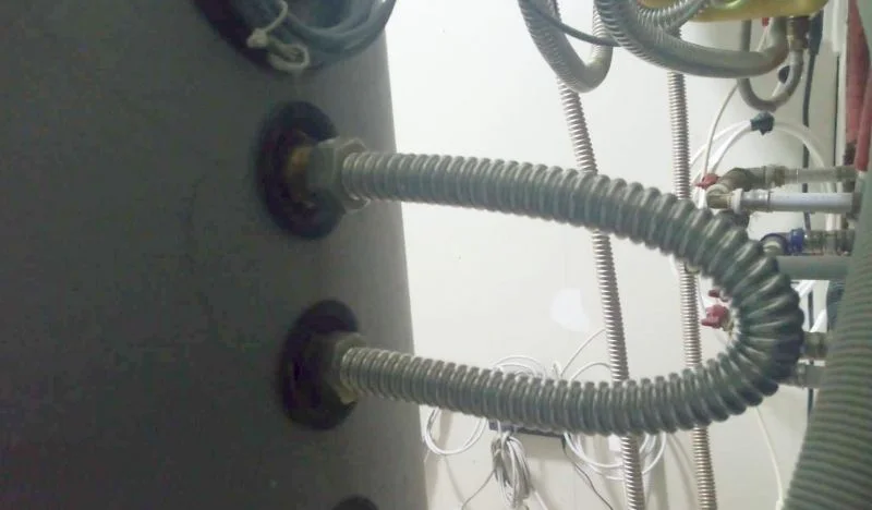 Ezt a tartályt csak gázzal fűtik (a képen nem látható körön keresztül), a kiegészítő lehetőség helyén jelenleg ez az átkötés található. - Jön a hideg, készülj fel! Első rész.